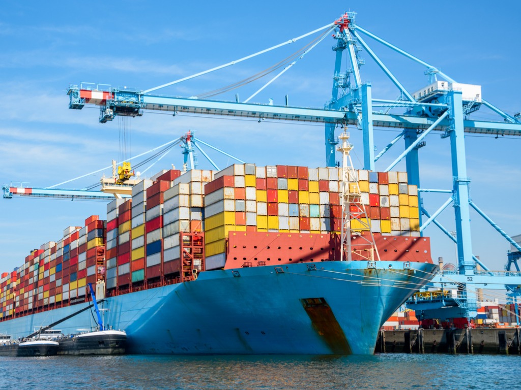 arge-container-ship-in-port-on-a-clear-summer-day